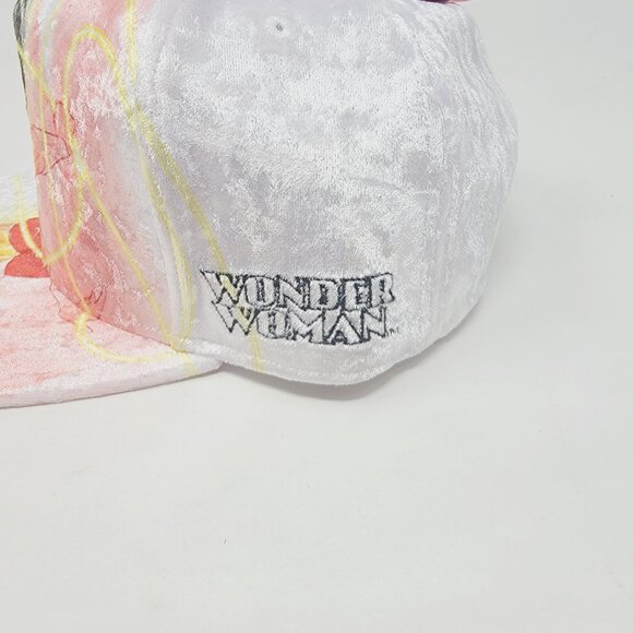 Wonder Woman Velvet Snapback Hat - DC Comics White Justice League - Picture 2 of 7